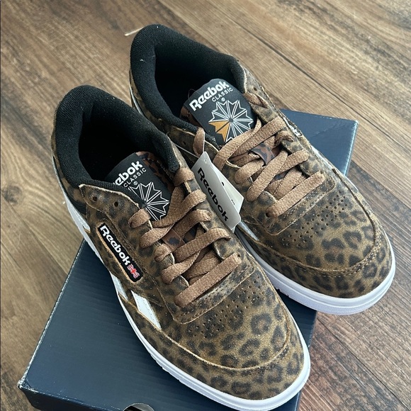 Reebok women’s Brown Leopard Sneakers - Picture 3 of 7